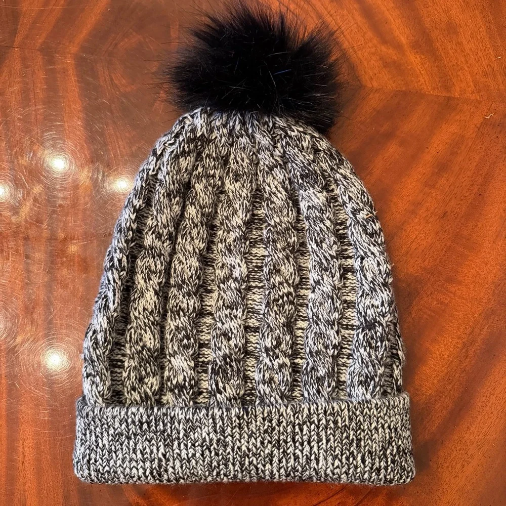 NEW Lululemon Wool Be Toasty Pom Beanie Black Angel Wing OS